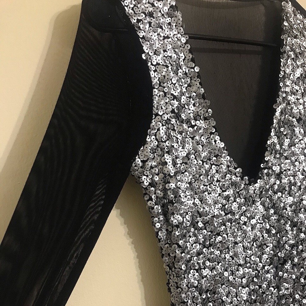 Dress - Picture 3 of 3